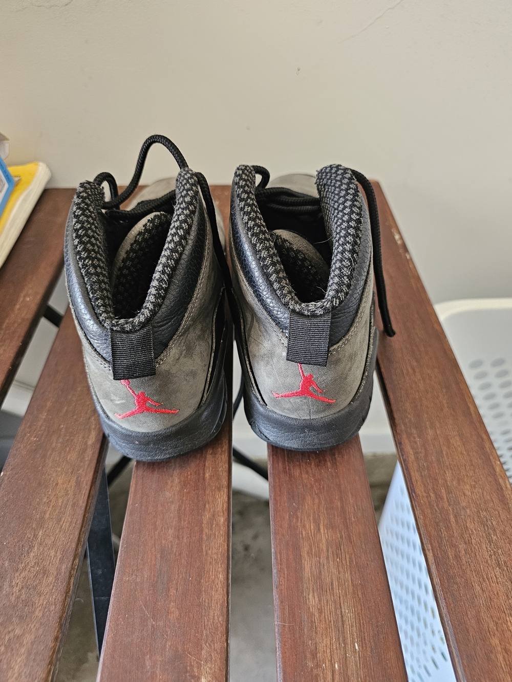 Jordan Low-Top Sneaker with Multicolor Tongue Patch - Picture 2 of 5